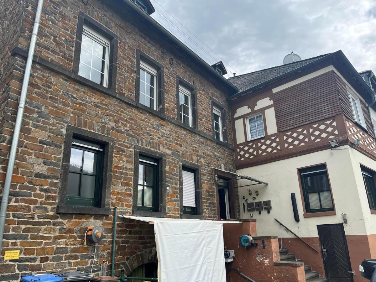 Hubertushaus Apartment Burgen  Exterior photo